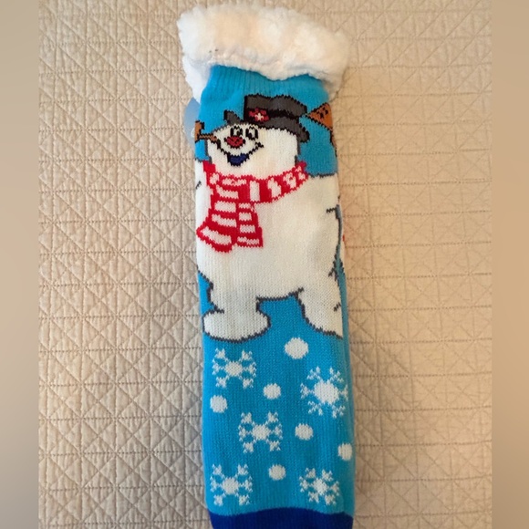 Frosty the Snowman Fluffy Socks NWT - Picture 1 of 6